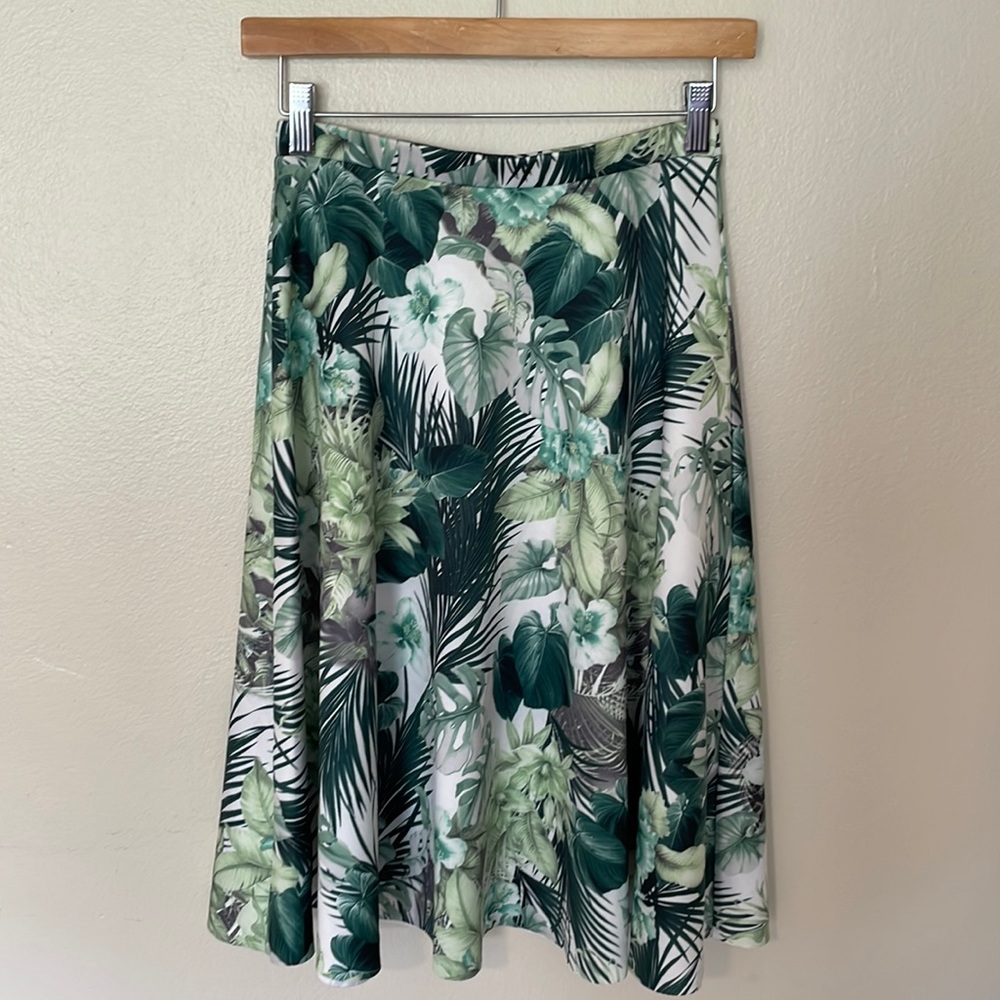 Like New Forever 21 Tropical Skirt